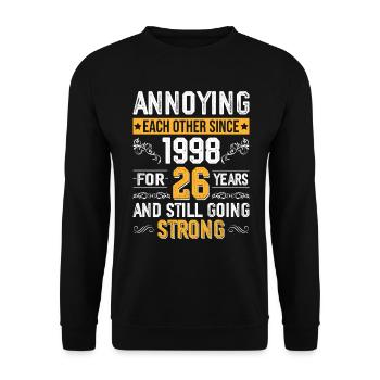 Beziehung Ehe Jubiläum - sich necken seit 1998 - Unisex Pullover - Schwarz - Vorne - Alina (178cm) & Michal (187cm)