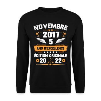 Novembre 2017 Idée Cadeau D'anniversaire 5 Ans - Sweat-shirt Unisexe - noir - Devant - Alina (178cm) & Michal (187cm)