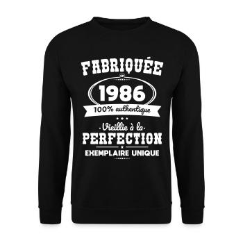 Hergestellt 1986 – Perfekt gereift - Unisex Pullover - Schwarz - Vorne - Alina (178cm) & Michal (187cm)