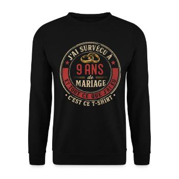 Humour Anniversaire : J'ai Survécu à 9 Ans - Sweat-shirt Unisexe - noir - Devant - Alina (178cm) & Michal (187cm)