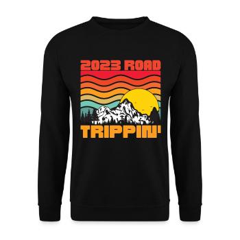 Road Trippin 2023, Road Trip 2023 Shirt, Family - Unisex Sweatshirt - black - Front - Alina (178cm) & Michal (187cm)
