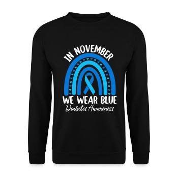 Im November tragen wir Blue Ribbon Rainbow Diabetes - Unisex Pullover - Schwarz - Vorne - Alina (178cm) & Michal (187cm)
