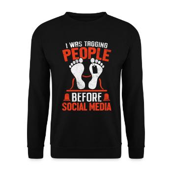 Ich habe Leute markiert Lustige Beerdigung Trauerfeier - Unisex Pullover - Schwarz - Vorne - Alina (178cm) & Michal (187cm)