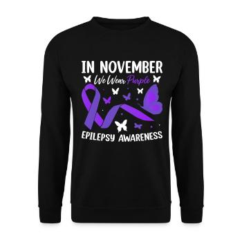 Im November tragen wir Purple Epilepsy Awareness - Unisex Pullover - Schwarz - Vorne - Alina (178cm) & Michal (187cm)