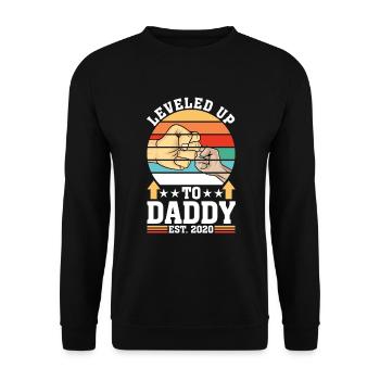 Passé au niveau de Daddy 2020 Dad Dad Gift Gamer - Sweat-shirt Unisexe - noir - Devant - Alina (178cm) & Michal (187cm)