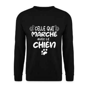 celle qui marche avec le chien - Sweat-shirt Unisexe - noir - Devant - Alina (178cm) & Michal (187cm)