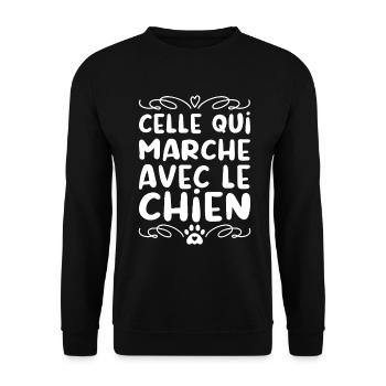 celle qui marche avec le chien - Sweat-shirt Unisexe - noir - Devant - Alina (178cm) & Michal (187cm)