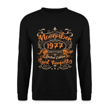 November 1977 Limitierte Auflage - Unisex Pullover - Schwarz - Vorne - Alina (178cm) & Michal (187cm)
