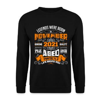Legenden wurden im November 2021 geboren - Unisex Pullover - Schwarz - Vorne - Alina (178cm) & Michal (187cm)