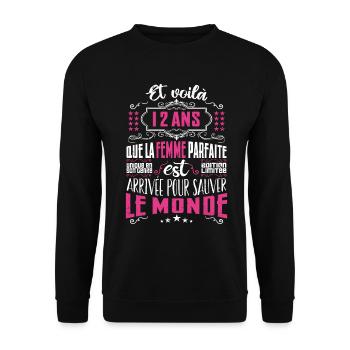 12 ans, Femme parfaite, cadeau anniversaire 12 an - Sweat-shirt Unisexe - noir - Devant - Alina (178cm) & Michal (187cm)