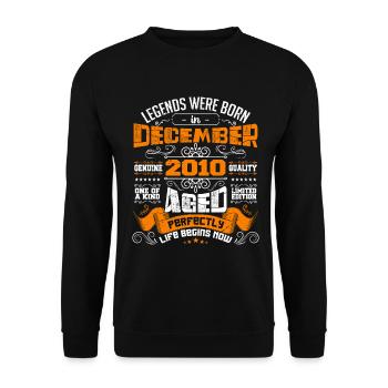 Legends were born in December 2010 | gift - Sweat-shirt Unisexe - noir - Devant - Alina (178cm) & Michal (187cm)