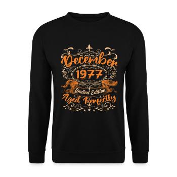 Dezember 1977 | Limitierte Auflage - Unisex Pullover - Schwarz - Vorne - Alina (178cm) & Michal (187cm)
