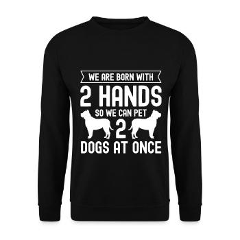 Wir sind mit 2 Händen geboren, also können wir 2 H - Unisex Pullover - Schwarz - Vorne - Alina (178cm) & Michal (187cm)