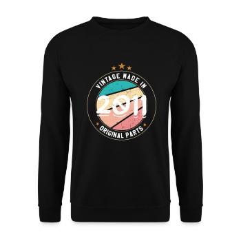 Geburtstagsgeschenk 2011 Frauen | Jahrgang 2011 - Unisex Pullover - Schwarz - Vorne - Alina (178cm) & Michal (187cm)