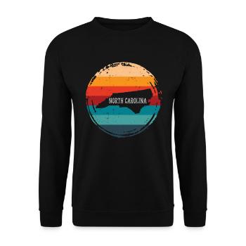 North Carolina - Unisex Pullover - Schwarz - Vorne - Alina (178cm) & Michal (187cm)