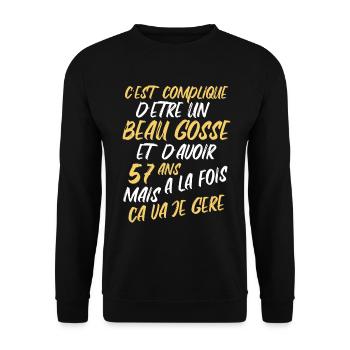 Cadeau D'anniversaire Beau gosse et d'avoir 57 ans - Sweat-shirt Unisexe - noir - Devant - Alina (178cm) & Michal (187cm)