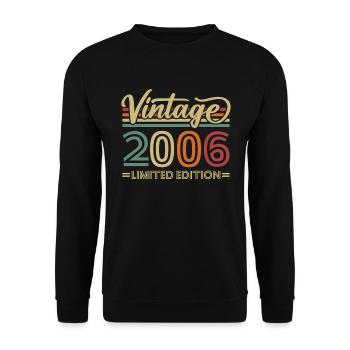 Vintage 2006 rétro cadeau d’anniversaire - Sweat-shirt Unisexe - noir - Devant - Alina (178cm) & Michal (187cm)