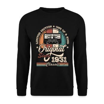 Original Retro Birthday Gift for Born in 1931 - Unisex Sweatshirt - black - Front - Alina (178cm) & Michal (187cm)