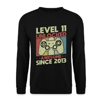 Level 11 freigeschaltet - Unisex Pullover - Schwarz - Vorne - Alina (178cm) & Michal (187cm)