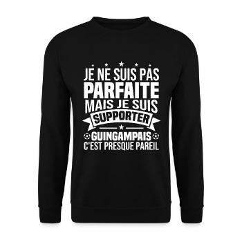 Nicht perfekt, aber ich bin ein Guingamp-Fan - Unisex Pullover - Schwarz - Vorne - Alina (178cm) & Michal (187cm)