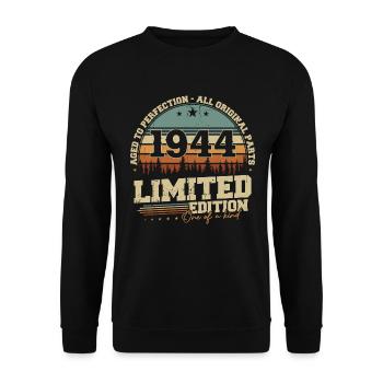 1944 Vintage Retro Vintage Birthday Gift - Unisex Sweatshirt - black - Front - Alina (178cm) & Michal (187cm)