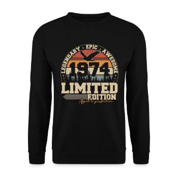 1974 Vintage Vintage Birthday Gift Retro - Unisex Sweatshirt - black - Front - Alina (178cm) & Michal (187cm)