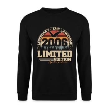 2006 Vintage Vintage Birthday Gift Retro - Unisex Sweatshirt - black - Front - Alina (178cm) & Michal (187cm)