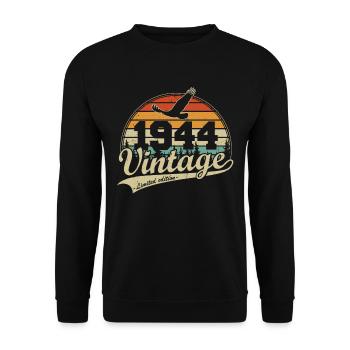 Vintage 1944 Vintage Birthday Gift Retro - Unisex Sweatshirt - black - Front - Alina (178cm) & Michal (187cm)