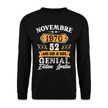 Cadeau D'anniversaire 52 Ans Novembre 1970 Rétro - Sweat-shirt Unisexe - noir - Devant - Alina (178cm) & Michal (187cm)