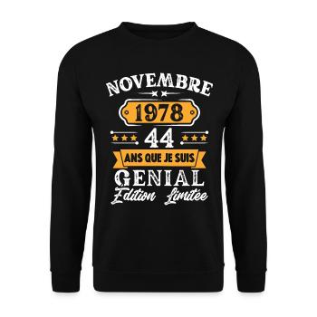 Cadeau D'anniversaire 44 Ans Novembre 1978 Rétro - Sweat-shirt Unisexe - noir - Devant - Alina (178cm) & Michal (187cm)