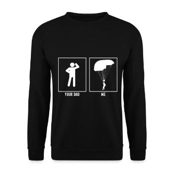 Dein Vater - Ich - Gleitschirmfliegen - Links - Unisex Pullover - Schwarz - Vorne - Alina (178cm) & Michal (187cm)