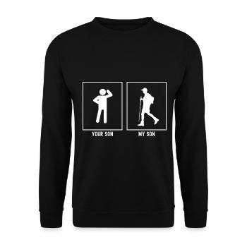 Ihr Sohn - Mein Sohn - Wandernder Mann Links - Unisex Pullover - Schwarz - Vorne - Alina (178cm) & Michal (187cm)