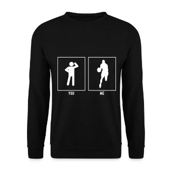 Du - Ich - Basketball Vorderansicht - Unisex Pullover - Schwarz - Vorne - Alina (178cm) & Michal (187cm)