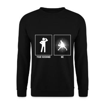 Ihr Ehemann - Ich - TennissonneBurst Vektor - Unisex Pullover - Schwarz - Vorne - Alina (178cm) & Michal (187cm)