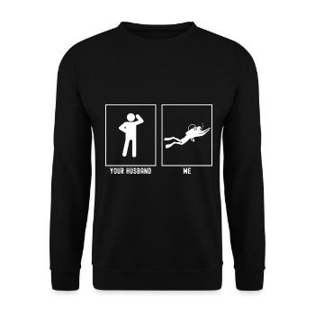 Ihr Ehemann - Ich - Schwimmen Tauchen - Unisex Pullover - Schwarz - Vorne - Alina (178cm) & Michal (187cm)