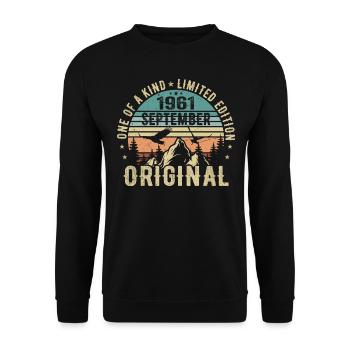September 1961 Birthday - Legend since September - Unisex Sweatshirt - black - Front - Alina (178cm) & Michal (187cm)