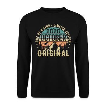 Oktober 2020 Geburtstagsgeschenk - Oktober 2020 - Unisex Pullover - Schwarz - Vorne - Alina (178cm) & Michal (187cm)