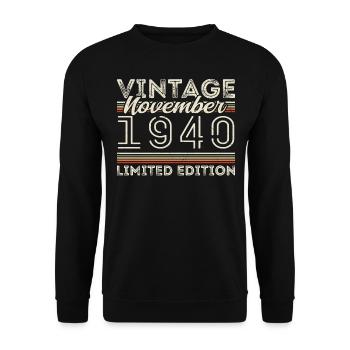 Né en novembre 1940 Anniversaire en novembre 1940 - Sweat-shirt Unisexe - noir - Devant - Alina (178cm) & Michal (187cm)