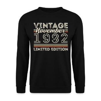 Born November 1982 Birthday November 1982 - Unisex Sweatshirt - black - Front - Alina (178cm) & Michal (187cm)