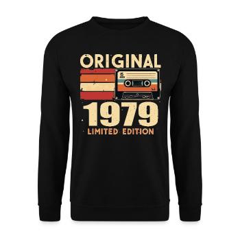 Birthday 1979 - Legendary since 1979 Gift 1979 - Unisex Sweatshirt - black - Front - Alina (178cm) & Michal (187cm)