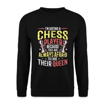 Dating mit einer Schachspielerin Schachfrau - Unisex Pullover - Schwarz - Vorne - Alina (178cm) & Michal (187cm)
