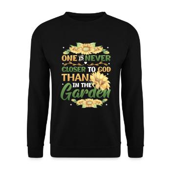 You are never closer to God than in the garden - Unisex Sweatshirt - black - Front - Alina (178cm) & Michal (187cm)