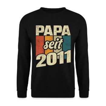 Papa Geschenk Papa 2011 Vater - Unisex Pullover - Schwarz - Vorne - Alina (178cm) & Michal (187cm)