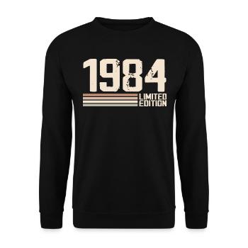 1984 Jahrgang 1984 Geburtstag 1984 Retro 1984 - Unisex Pullover - Schwarz - Vorne - Alina (178cm) & Michal (187cm)