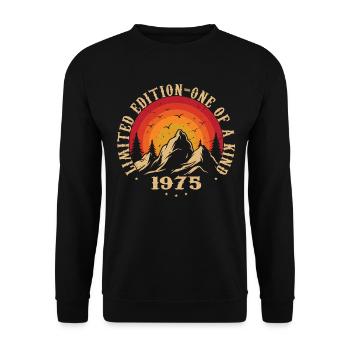 Vintage 1975 Retro 1975 1975 Anniversary Gift - Unisex Sweatshirt - black - Front - Alina (178cm) & Michal (187cm)