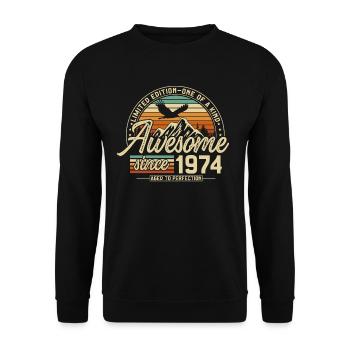 Awesome since 1974 Vintage Vintage Birthday - Unisex Sweatshirt - black - Front - Alina (178cm) & Michal (187cm)