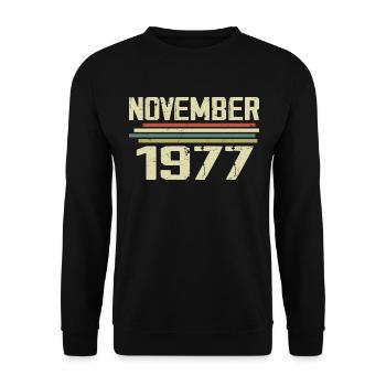 Vintage November 1977 Vintage Retro November 1977 - Unisex Sweatshirt - black - Front - Alina (178cm) & Michal (187cm)