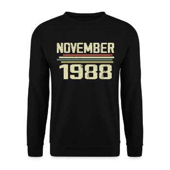Vintage November 1988 Vintage Retro November 1988 - Unisex Sweatshirt - black - Front - Alina (178cm) & Michal (187cm)