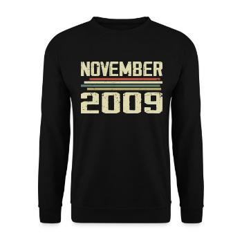 Millésime Novembre 2009 Millésime Rétro Novembre 2009 - Sweat-shirt Unisexe - noir - Devant - Alina (178cm) & Michal (187cm)