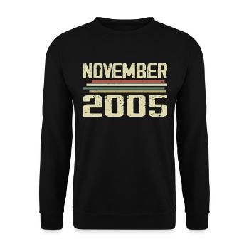 Vintage November 2005 vintage retro November 2005 - Unisex Sweatshirt - black - Front - Alina (178cm) & Michal (187cm)